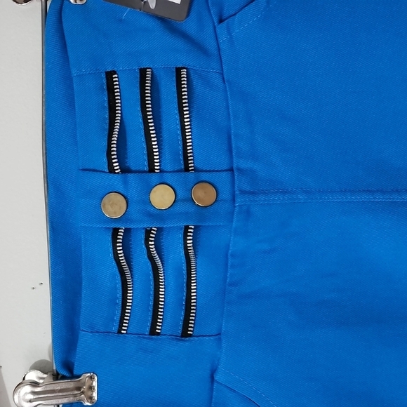 Super Stretchy Pull On Electric Blue Shorts - Picture 2 of 4